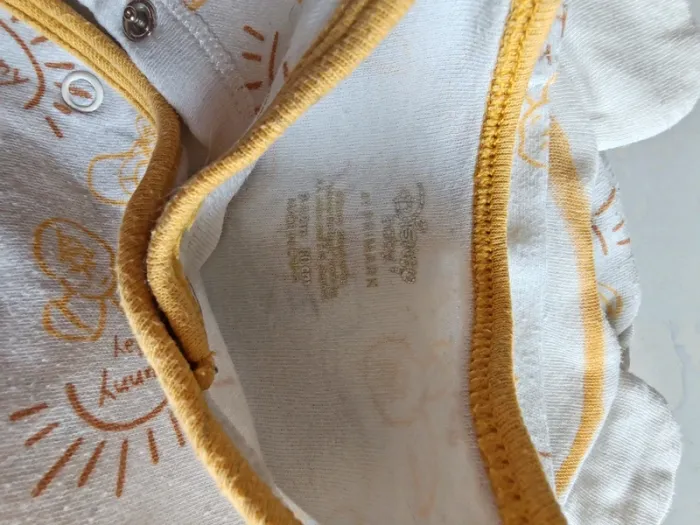 Lot pyjama Winnie 9/12 mois body bonnet anti derapant - photo numéro 8