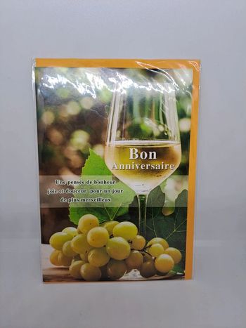 Carte postale avec son enveloppe.
11,5x17cm.
NEUVE. Bon anniversaire verre