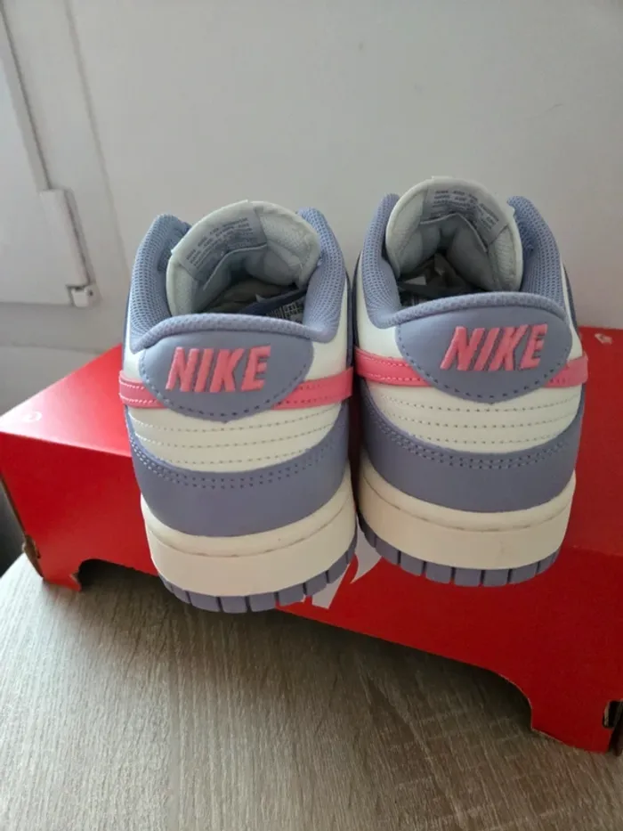 Nike dunk low Taille 43 neuves blanc lila rose - photo numéro 5