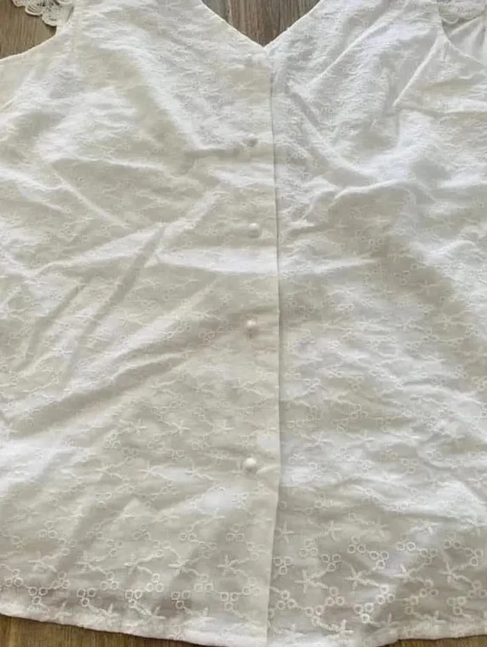 Belle blouse blanche dos nu V taille 38/40 - photo numéro 4