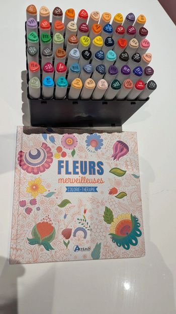 Aqua marker + livre coloriage thérapie
