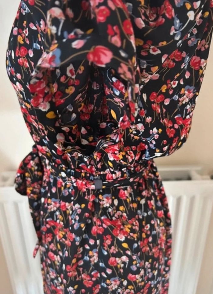 Robe fleurie, noire et rouge, Forever21 - photo numéro 10