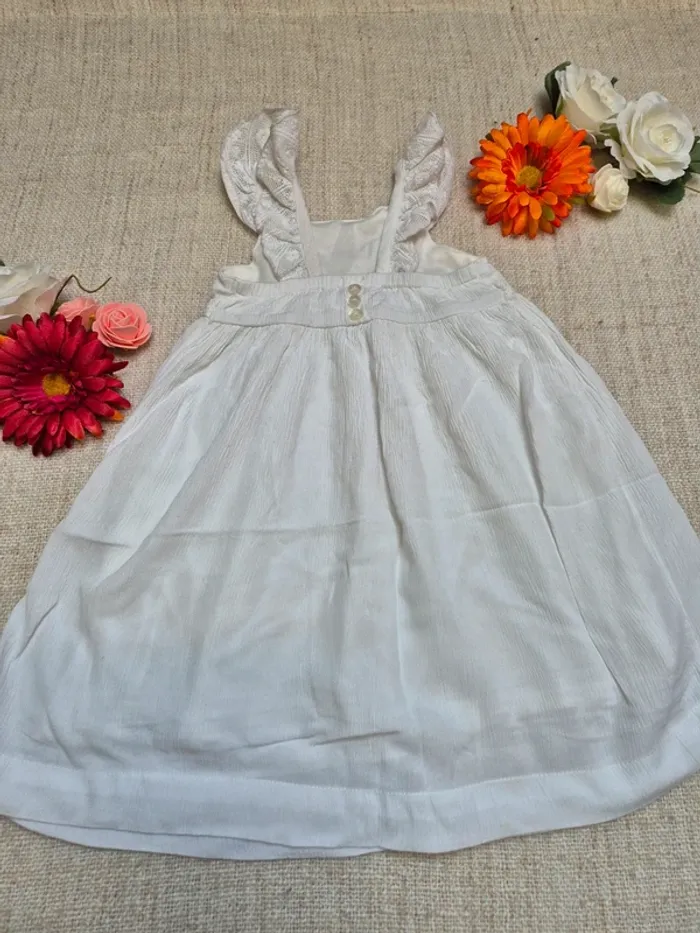 Robe blanche Kiabi 3 ans - photo numéro 4