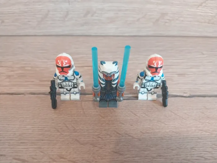 Figurines type lego Jedi Ashoka + 2 clones de la légion d'Ashoka star wars - photo numéro 5