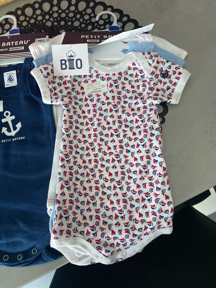 Lot de 6 bodies garcon  3 mois petit bateau - photo numéro 2