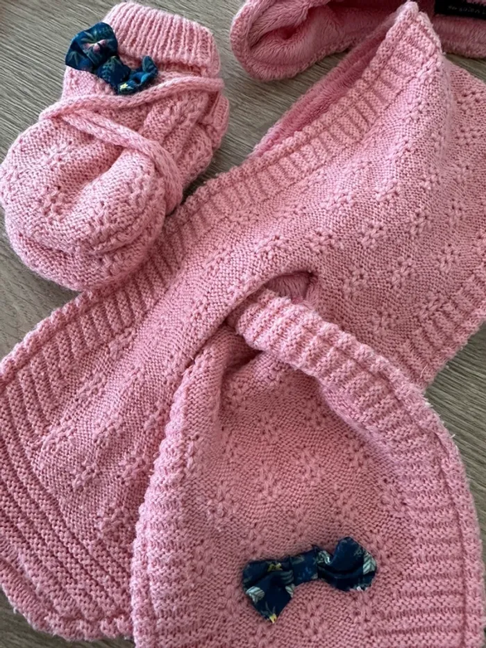 Ensemble bonnet écharpe moufles - photo numéro 3