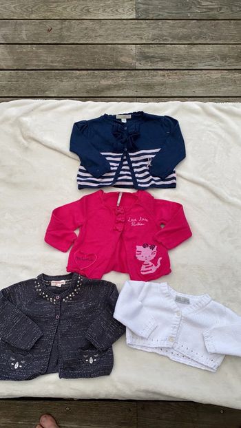 Lot de 4 gilet - 6 mois