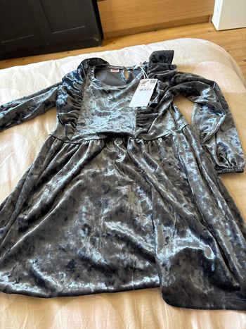 Lots de vêtements neufs avec étiquette taille 4-5 et 6 ans 