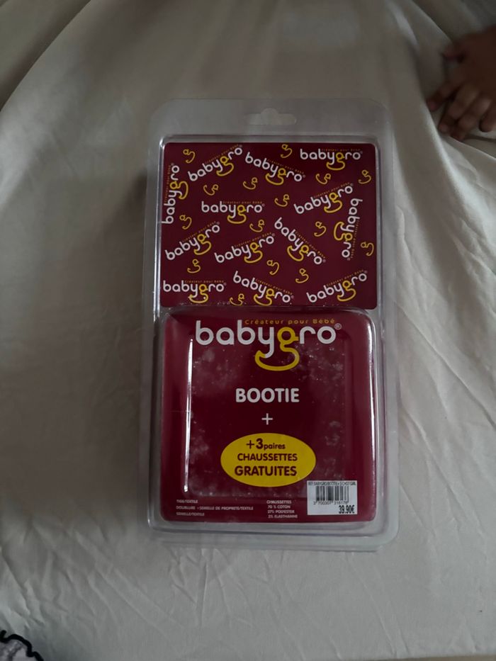 bottes + chaussettes  10/20 - photo numéro 2