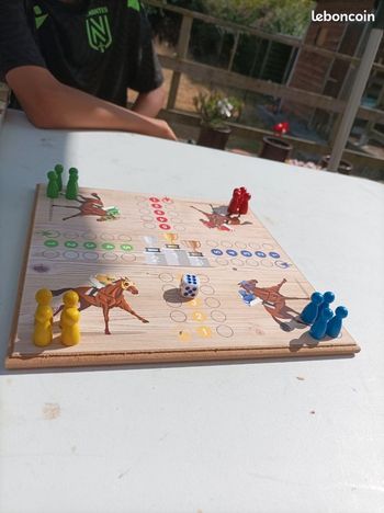 Jeux de petits chevaux en bois