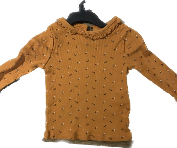 Haut jaune kiabi avec paillettes