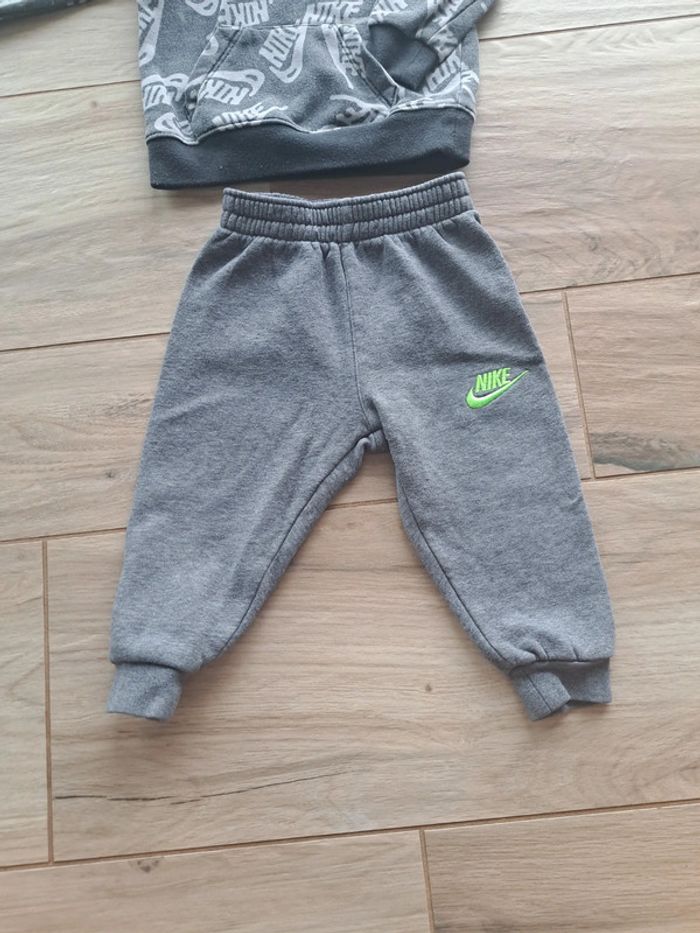 Ensemble Nike 12 mois - photo numéro 3