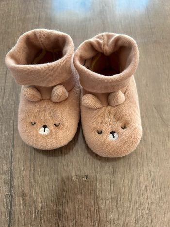 Paire de chaussons beige