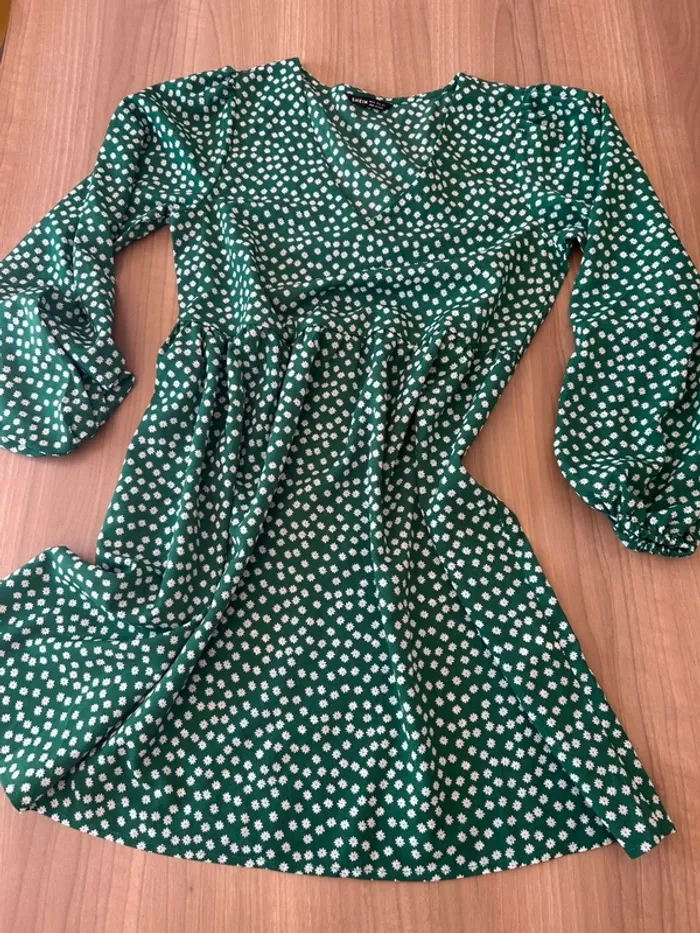 Robe verte fleurie SHEIN taille XS