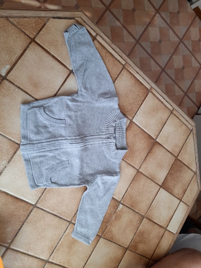 Gilet gris 3 mois Tape A L Oeil.