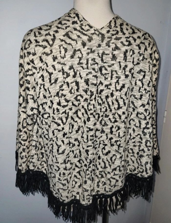 Poncho avec manches 1 - photo numéro 4