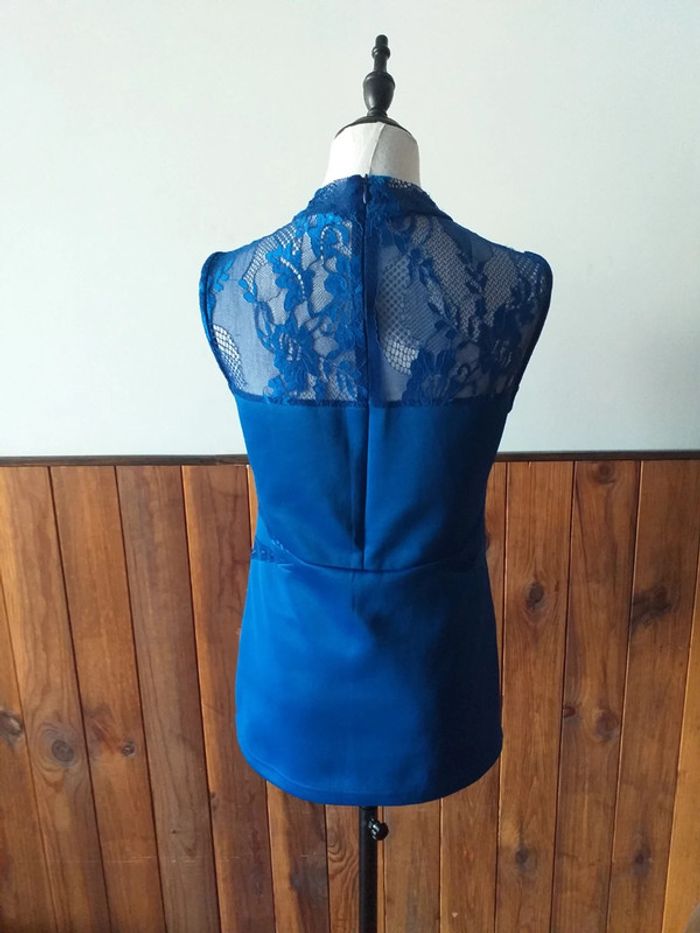 Haut sans manches bleu avec dentelle - photo numéro 2