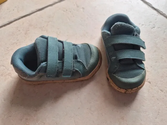 Magnifiques chaussures bleues 23 Decathlon