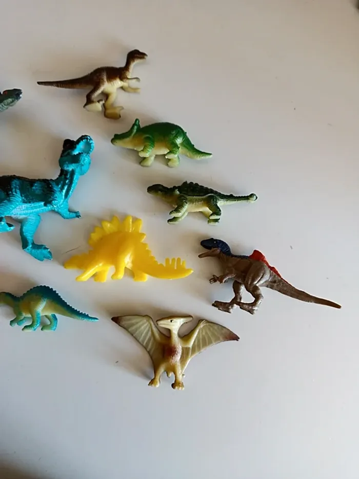 Lot 13 figurines dinosaures - photo numéro 4