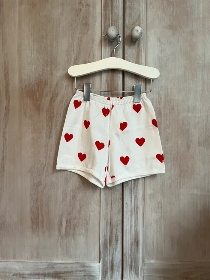 Pyjama cœurs 2 pièces t. 5 ans - photo numéro 3