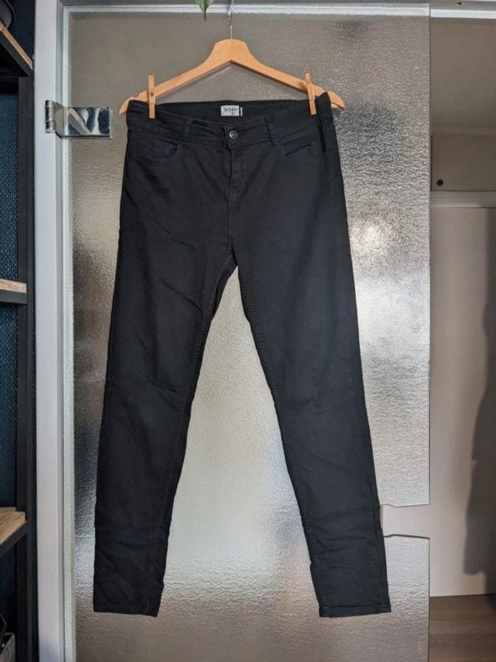 Jean skinny noir Kiabi taille 40
