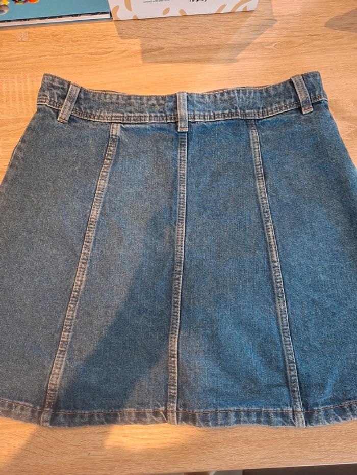 Jupe en jean à boutons - photo numéro 6