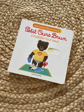 Livre Petit ours brun s’habille tout seul
