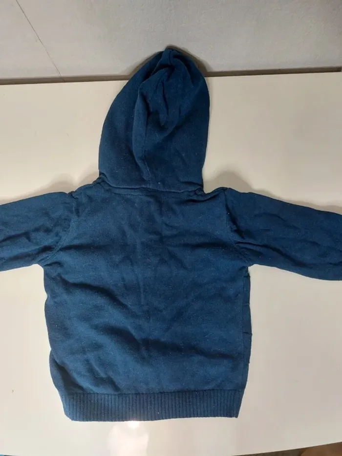 Pull bleu avec capuche baby"Gémo" - photo numéro 2