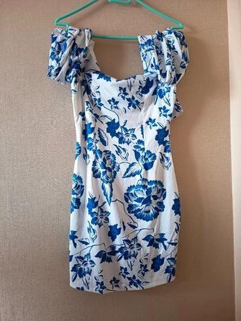 Robe bustier courte .manches longues. Marque shein .