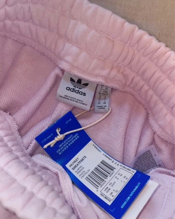 Jogging Adidas lila neuf avec étiquette - photo numéro 3