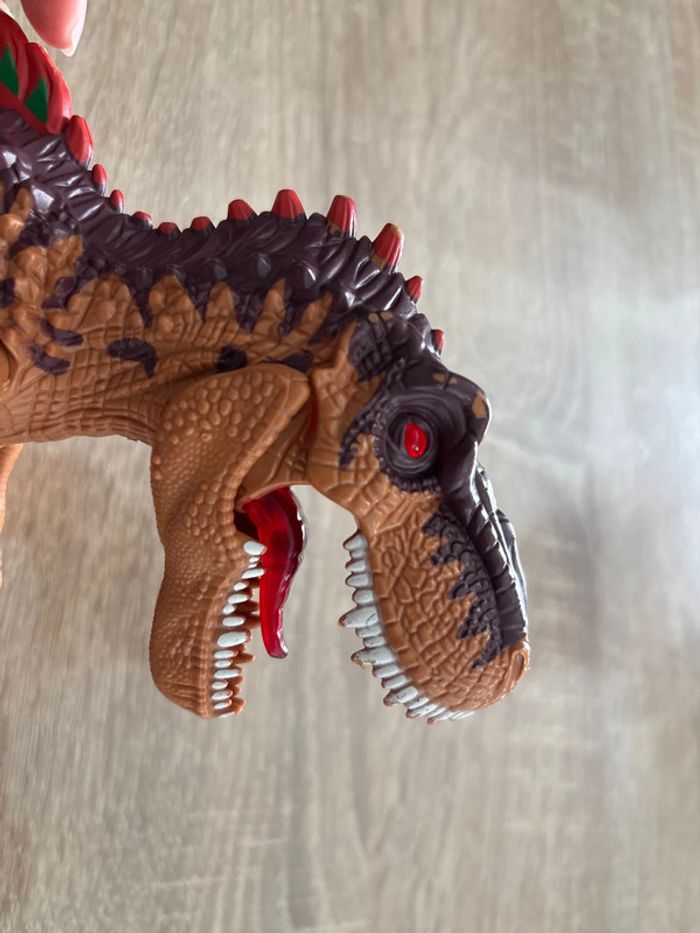 Dinosaure sonore et lumineux - photo numéro 6