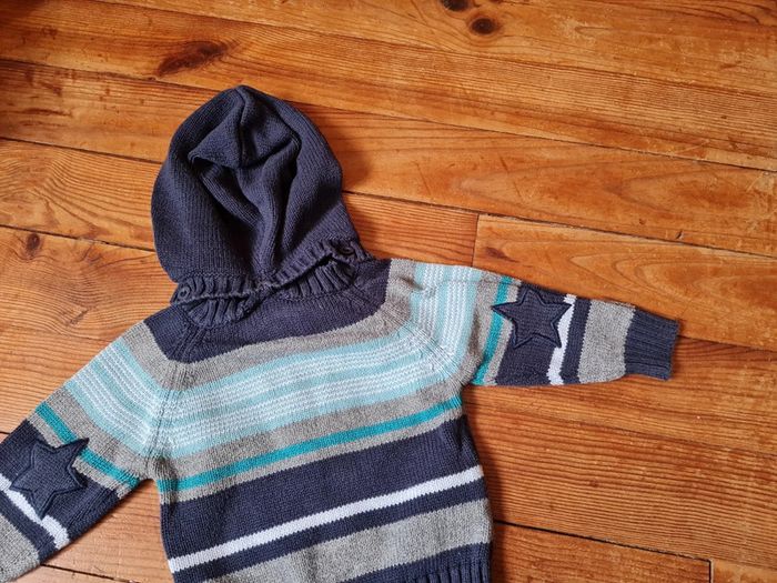 Pull tape à l'œil taille 3 mois possibilité de retirer la capuche - photo numéro 4