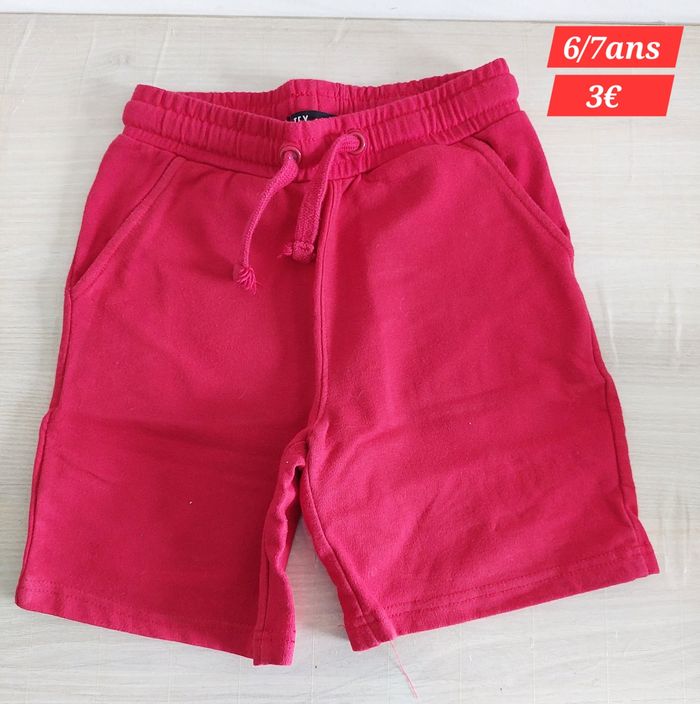 Short rouge garçon 6/7ans - photo numéro 2