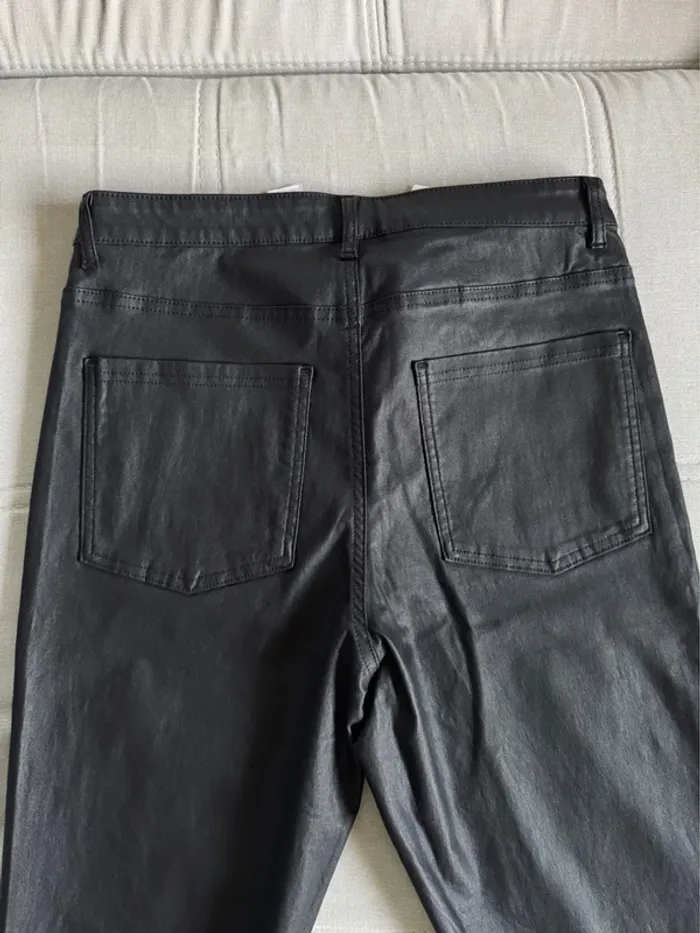 Pantalon Calzedonia T. L Neuf « coated effect » - photo numéro 5