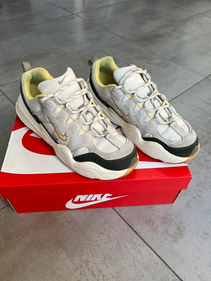 Baskets Nike Tech Hera - photo numéro 2