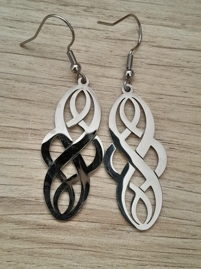 Boucles d'oreilles pendantes inspirées de la série Vikings - argentées 03 - photo numéro 2