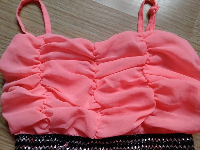 Magnifique robe de soirée. Bretelles .Fille.
Taille 4 ans - photo numéro 6