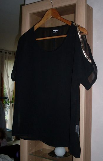 haut jennyfer taille XS neuf jamais porté