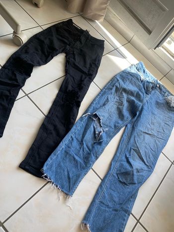 De deux jeans déchirés, taille 34