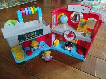École Fisher Price little people
