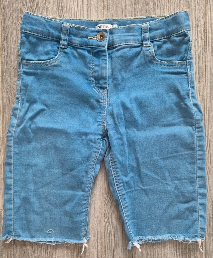 Short fille