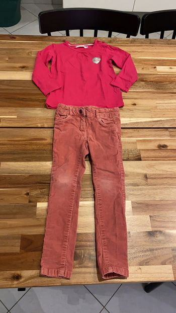Lot pantalon et t-shirt