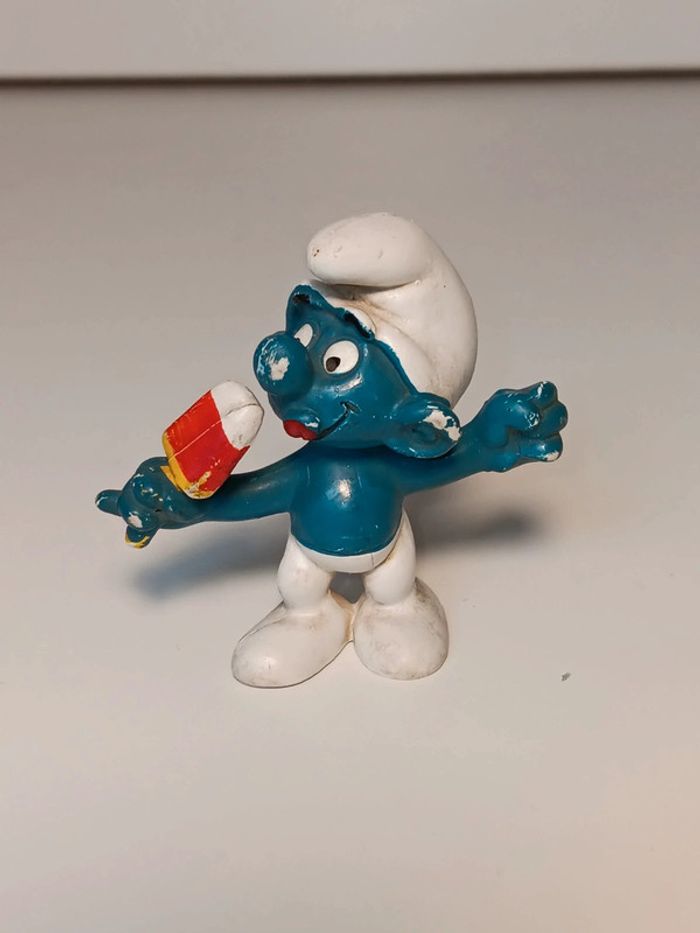 Figurine vintage 1978 Schtroumpf mange une glace schleich peyo W.germany