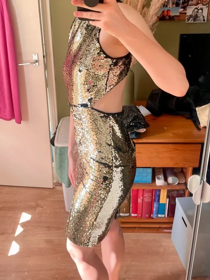 Robe mi-longue dorée - photo numéro 2