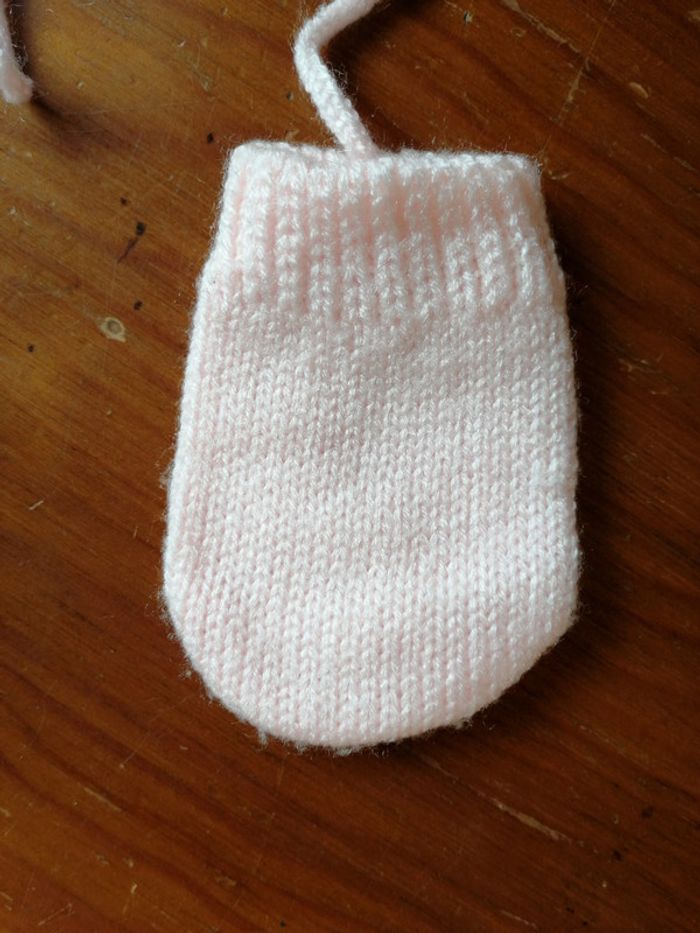 🌺Moufles en laine rose pâle naissance 🌺 - photo numéro 3