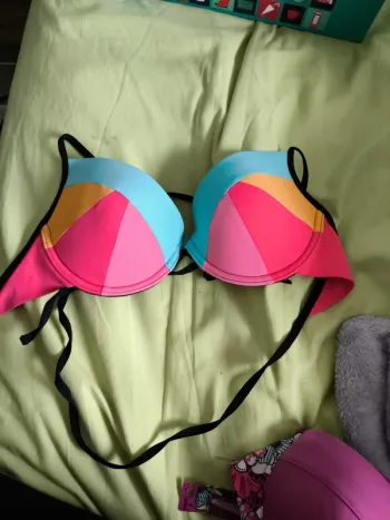 Haut de maillot de bain taille M