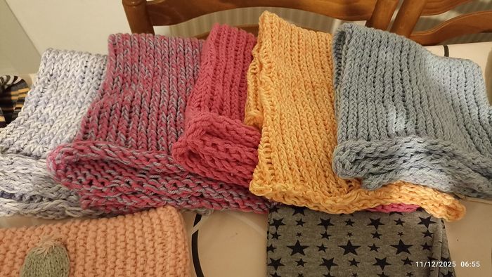 Tour de cou, écharpes, bonnets au choix