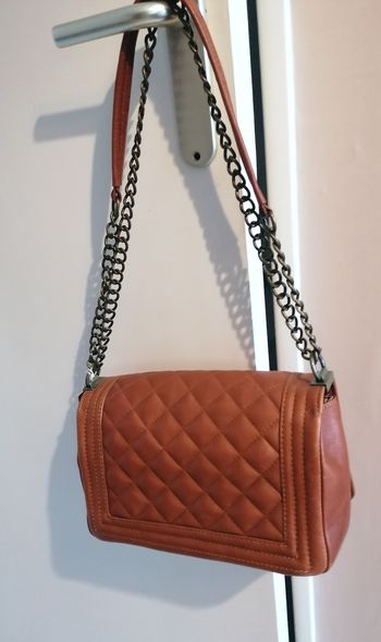 Sac en cuir bandoulière chaîne. Neuf. 