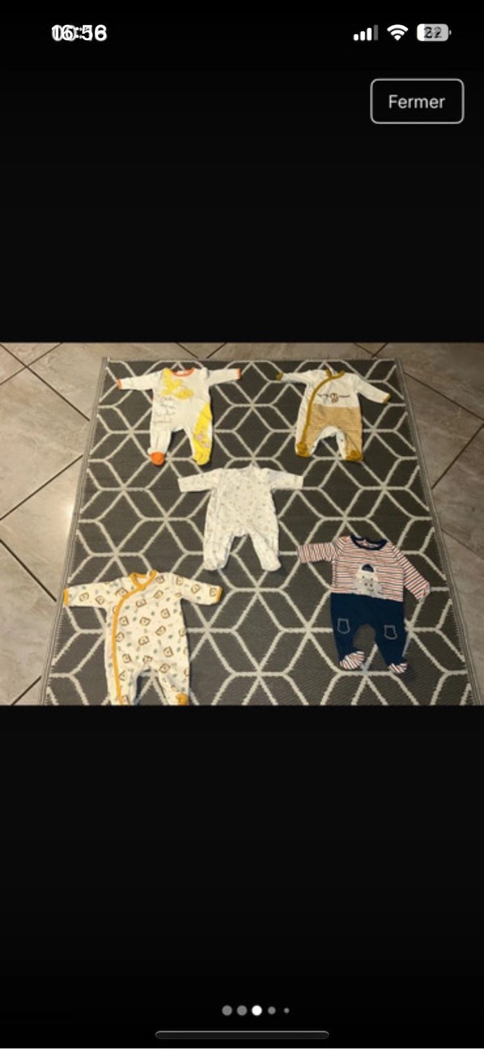Lot vêtements bébé 1 mois 42 pièce - photo numéro 2