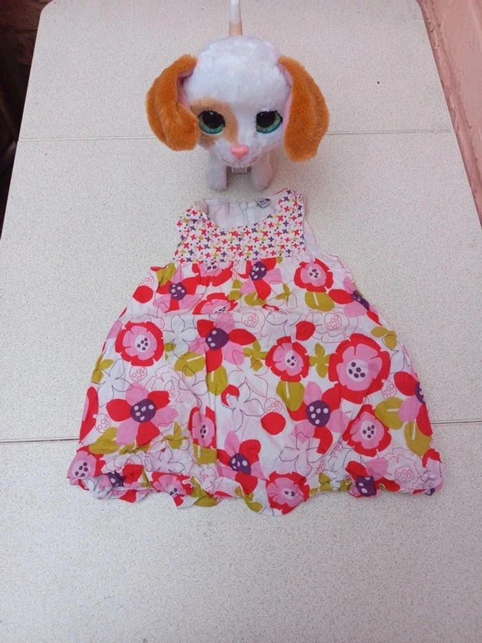 Robe fleuri taille 6mois